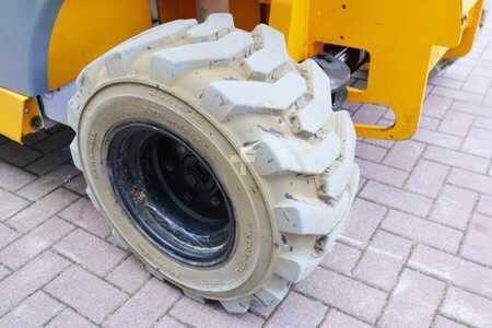 Saksinostimet - Haulotte Compact 12RTE Electric, 12m Working Height, 450kg (14)