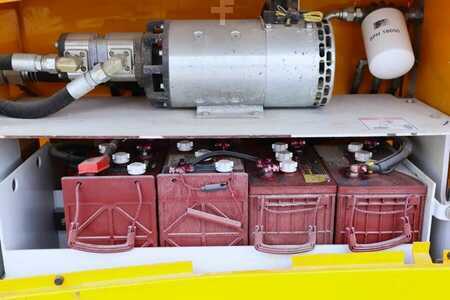 Saksinostimet - Haulotte Compact 12RTE Electric, 12m Working Height, 450kg (5)