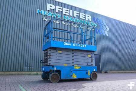 Pracovní plošina s nůžkovým zdvihem - Genie GS4047 Electric, 14m Working Height, 350kg Capacit (1)