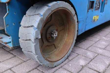 Pracovní plošina s nůžkovým zdvihem - Genie GS4047 Electric, 14m Working Height, 350kg Capacit (10)