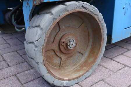 Pracovní plošina s nůžkovým zdvihem - Genie GS4047 Electric, 14m Working Height, 350kg Capacit (12)