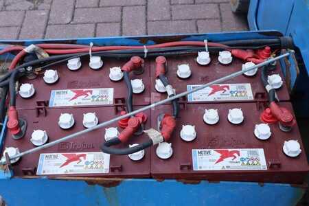 Pracovní plošina s nůžkovým zdvihem - Genie GS4047 Electric, 14m Working Height, 350kg Capacit (4)