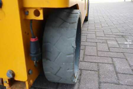 Saksinostimet - Haulotte Compact 12 Electric, 12m Working Height, 300kg Cap (12)