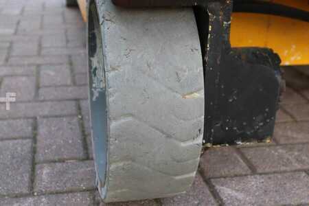 Saksinostimet - Haulotte Compact 12 Electric, 12m Working Height, 300kg Cap (13)