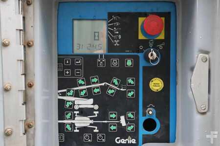 Kloubová pracovní plošina - Genie ZX135/70 Diesel, 4x4x4 Drive, 43m Lifting Height, (4)