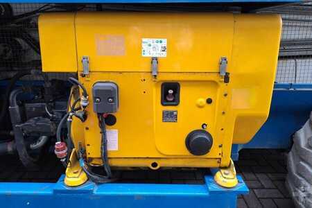 Levantamento tesoura - Holland Lift Megastar G320DL30 4WDS/N Diesel, 4x4x4 Drive, 34m (12)