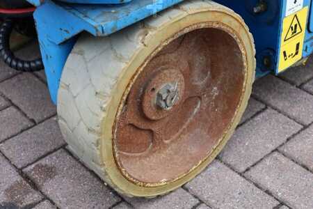 Nacelle à ciseaux - Genie GS3232 Hydraulic Outriggers, Electric, 11.75m Work (13)