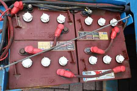 Nacelle à ciseaux - Genie GS3232 Hydraulic Outriggers, Electric, 11.75m Work (5)