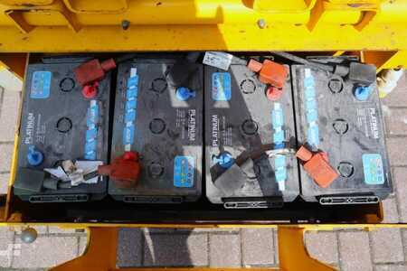 Nacelle à ciseaux - Haulotte Compact 14 Electric, 14m Working Height, 350kg Cap (4)