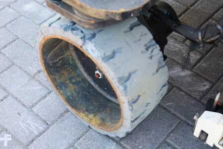 Pracovní plošina s nůžkovým zdvihem - Holland-Lift Ecostar HL-11812 Electric, 14m Working Height, 300 (12)