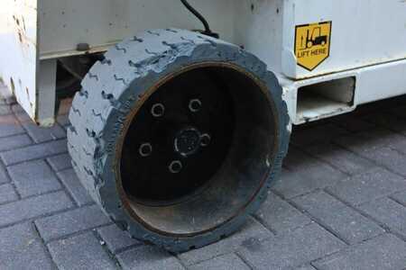 Pracovní plošina s nůžkovým zdvihem - Holland-Lift Ecostar HL-11812 Electric, 14m Working Height, 300 (13)