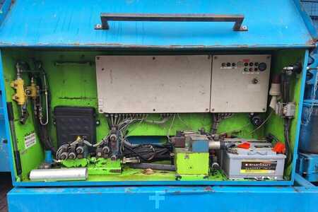 Pracovní plošina s nůžkovým zdvihem - Holland-Lift Megastar G300 Diesel, 4x4x4 Drive, 33.5m Working H (15)