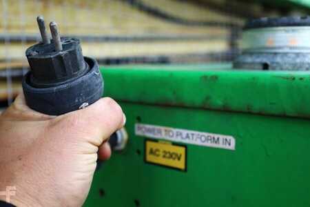 Pracovní plošina s nůžkovým zdvihem - Holland-Lift Megastar G-320DL30-4WDS/N Diesel, 4x4x4 Drive, 34m (11)