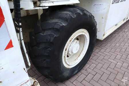 Scissors Lifts - Liftlux SL320-30DS Diesel, 4x4 Drive, 34m Working Height, (15)