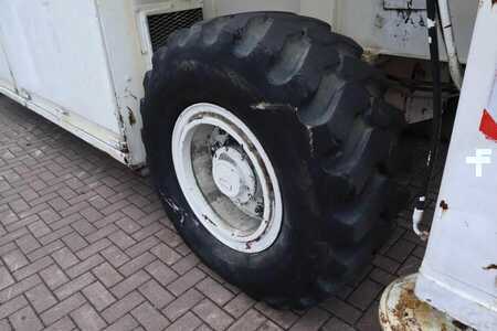 Scissors Lifts - Liftlux SL320-30DS Diesel, 4x4 Drive, 34m Working Height, (17)