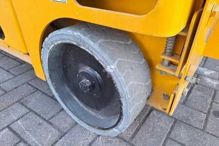 Saksinostimet - Haulotte Compact 10 Electric, 10m Working Height, 450kg Cap (11)