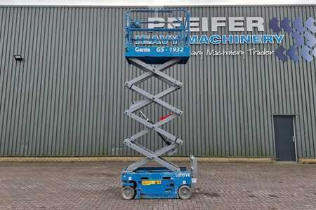 Scissors Lifts - Genie GS1932 E-Drive Several In Stock, 8m Working Height (3)