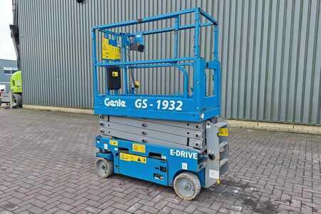 Scissors Lifts - Genie GS1932 E-Drive Several In Stock, 8m Working Height (8)