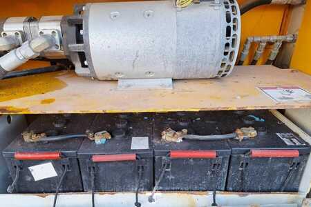 Saksinostimet - Haulotte Compact 12RTE Electric, 12m Working Height, 450kg (10)