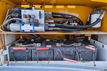 Saksinostimet - Haulotte Compact 12RTE Electric, 12m Working Height, 450kg (5)