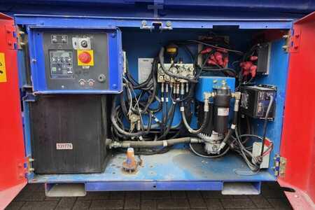 Pracovní plošina s nůžkovým zdvihem - Genie GS3369DC Electric, 11.9m Working Height, 454kg Cap (12)