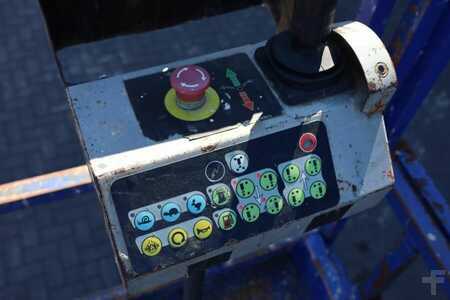 Scherenarbeitsbühne - Haulotte H15SX Diesel, 4x4 Drive 15 Working Height, 500kg C (5)