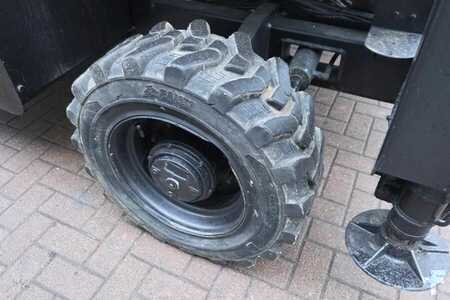 Scherenarbeitsbühne - Haulotte H12SX Diesel, 4x4 Drive, 12m Working Height, 700kg (12)