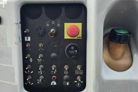 Piattaforme aeree articolate - Genie Z34/22 As-Is, Diesel, 4x4 Drive, 12.6m Working Hei (5)