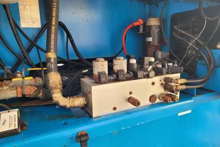 Piattaforme telescopiche - Genie S125 As-Is, Diesel, 4x4x4 Drive, 40.1m Working Hei (17)