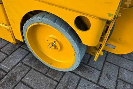 Ollós munka emelvény - Haulotte Compact 8 Electric, 8.2m Working Height, 350kg Cap (9)