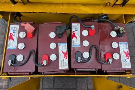 Pracovní plošina s nůžkovým zdvihem - Haulotte Compact 10 Electric, 10m Working Height, 450kg Cap (10)