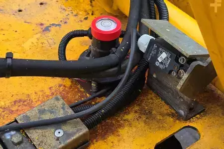 Pracovní plošina s nůžkovým zdvihem - Haulotte Compact 10 Electric, 10m Working Height, 450kg Cap (11)