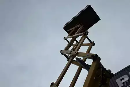 Pracovní plošina s nůžkovým zdvihem - Haulotte Compact 10 Electric, 10m Working Height, 450kg Cap (9)