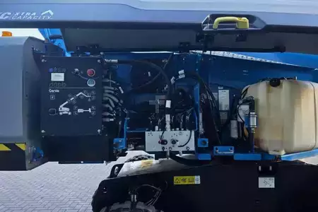 Teleskopická plošina  Genie S65XC Trax Diesel, 4x4 Drive Trax, 22m Working Hei (13)