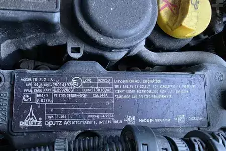 Teleskopická plošina  Genie S65XC Trax Diesel, 4x4 Drive Trax, 22m Working Hei (16)