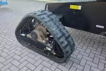 Teleskopická plošina  Genie S65XC Trax Diesel, 4x4 Drive Trax, 22m Working Hei (19)