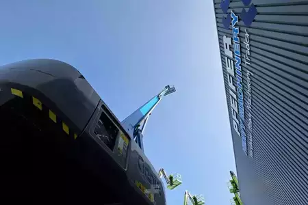 Teleskopická plošina  Genie S85XC Diesel, 4x4 Drive, 28m Working Height, 23m R (11)