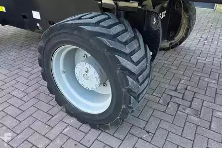 Teleskopická plošina  Genie S85XC Diesel, 4x4 Drive, 28m Working Height, 23m R (17)