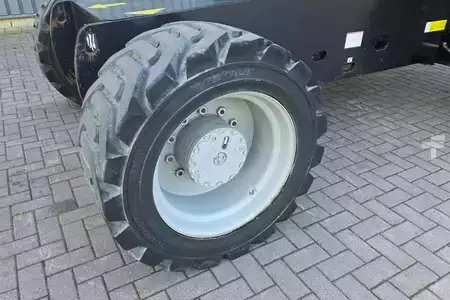 Teleskopická plošina  Genie S85XC Diesel, 4x4 Drive, 28m Working Height, 23m R (18)