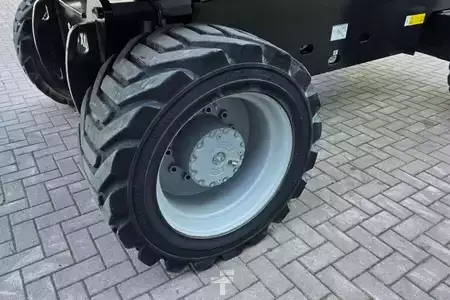 Teleskopická plošina  Genie S85XC Diesel, 4x4 Drive, 28m Working Height, 23m R (20)