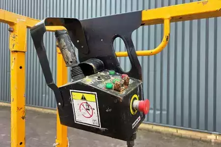 Plataforma Tijera - Haulotte Compact 8 Electric, 8.2m Working Height, 350kg Cap (6)