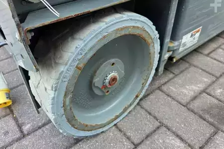 Nacelle à mât vertical - Haulotte Star 6 Electric, Non Marking Tyres, 5.8m Working H (16)