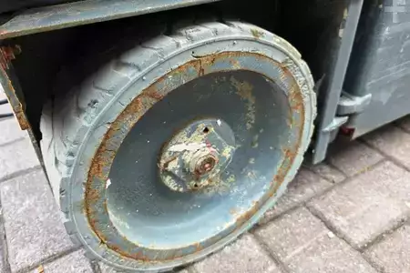 Nacelle à mât vertical - Haulotte Star 6 Electric, Non Marking Tyres, 5.8m Working H (13)