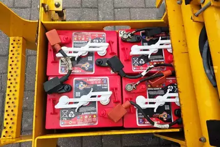Plataforma Tijera - Haulotte Compact 8 Electric, 8.2m Working Height, 350kg Cap (8)