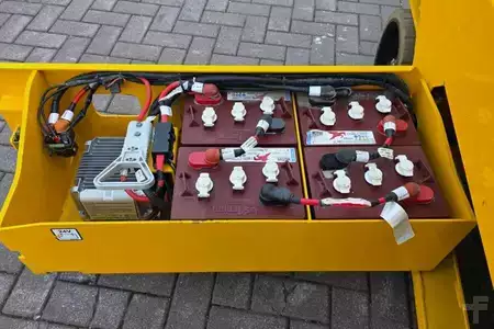 Pracovní plošina s nůžkovým zdvihem - JCB S3246E Electric, 12m Working Height, 320kg Capacit (4)