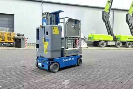 Senkrechtarbeitsbühne - Genie GR15 Electric, 6.5m Working Height, 227kg Capacity (2)