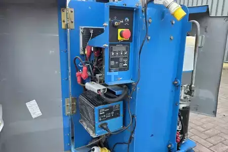 Senkrechtarbeitsbühne - Genie GR15 Electric, 6.5m Working Height, 227kg Capacity (4)