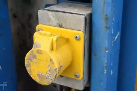 Senkrechtarbeitsbühne - Genie GR15 Electric, 6.5m Working Height, 227kg Capacity (9)