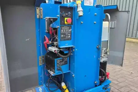 Senkrechtarbeitsbühne - Genie GR15 Electric, 6.5m Working Height, 227kg Capacity (13)