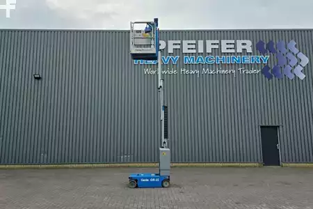Senkrechtarbeitsbühne - Genie GR15 Electric, 6.5m Working Height, 227kg Capacity (3)
